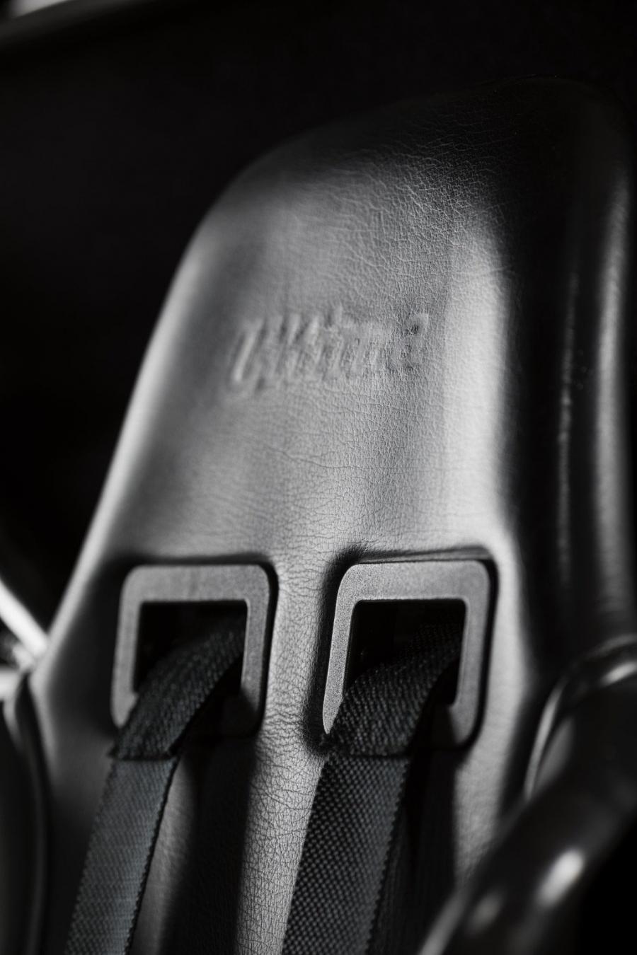 Детали интерьера Ultima GTR 730 2009 года  (фото 38 из 80)
